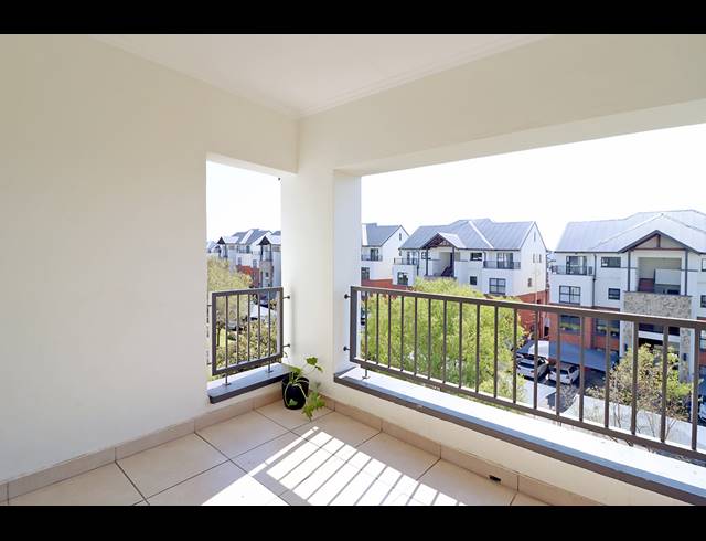 2 BEDROOM APARTMENT FOR SALE IN GREENSTONE HILL